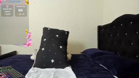 elii_sweet_ online show from January 25, 1:08 pm