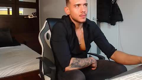 ElijahThorne online show from January 14, 7:49 am