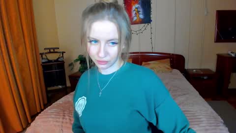 Snapshot of elinor_faith chatting on February 2, 3:28 pm elinor_faith online show from February 2, 3:28 pm