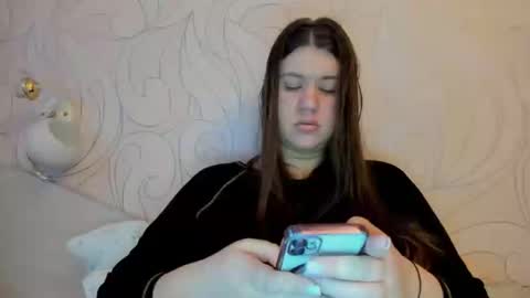 Snapshot of elisa_kollin chatting on February 8, 11:22 am Aletta Oushen online show from February 8, 11:22 am