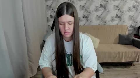 Snapshot of elisa_kollin chatting on October 15, 1:56 pm Aletta Oushen online show from October 15, 1:56 pm