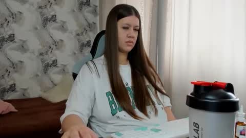 Aletta Oushen online show from May 22, 9:16 am