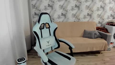 Snapshot of elisa_kollin chatting on September 29, 10:47 am Aletta Oushen online show from September 29, 10:47 am