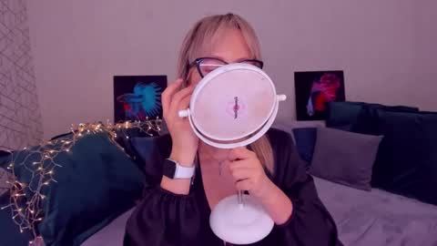 Elisabeth online show from February 25, 2:58 pm