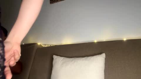 Elisabet william online show from March 6, 4:00 am