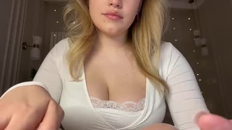 Stephanie online show from March 14, 10:58 pm