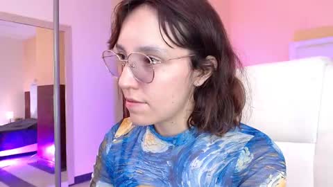 Eliza online show from January 8, 7:42 pm