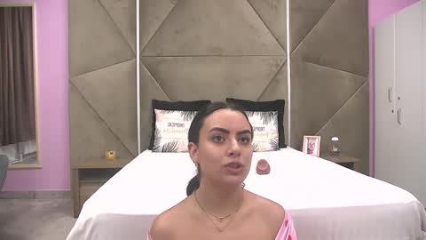 Snapshot of eliza_ibara chatting on September 21, 6:28 am Eliza online show from September 21, 6:28 am
