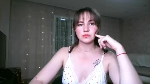 Elizabeth online show from April 11, 8:02 pm