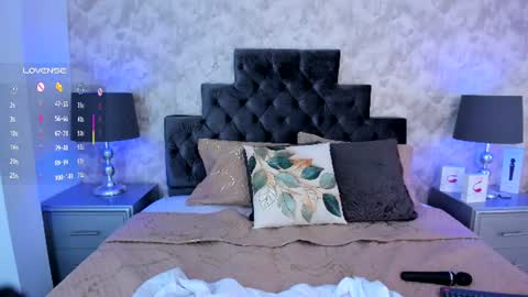 Elizabeth online show from June 25, 5:51 pm
