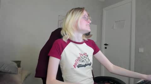 Elizabeth online show from November 13, 2:36 am