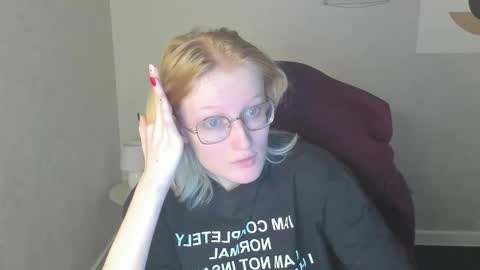 Elizabeth online show from November 18, 1:30 am