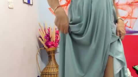 Elizabeth Mathure online show from November 6, 8:06 am