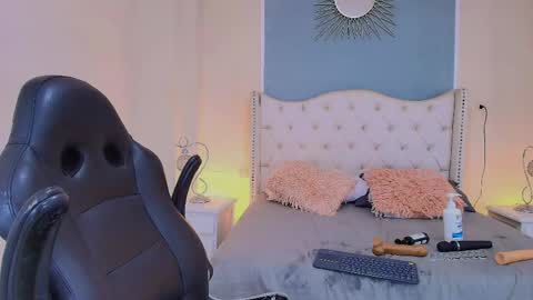 Elizabeth  online show from May 14, 12:53 am