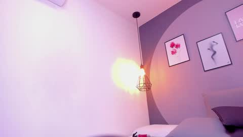 Elizabeth online show from December 18, 2:38 pm