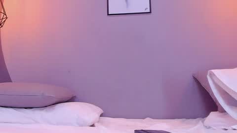 Elizabeth online show from December 19, 6:01 pm