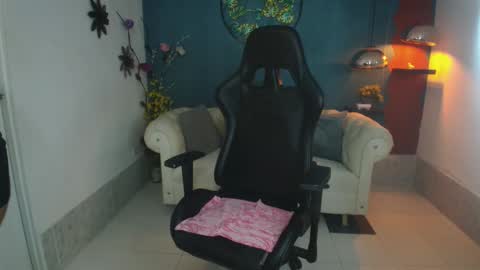 Elizabeth  online show from March 17, 11:37 am