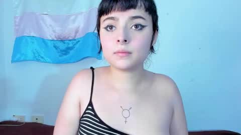 Elizabeth Taylor online show from January 12, 9:33 pm