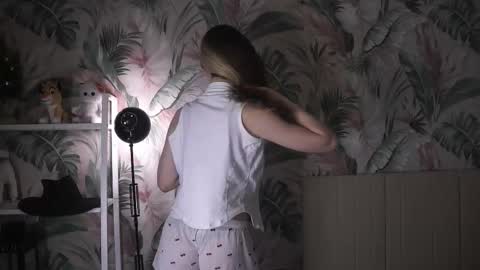 Elizabeth online show from February 1, 7:11 pm