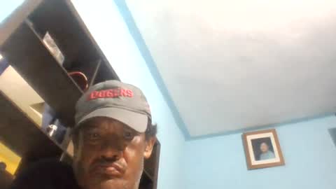 eljim323323 online show from August 9, 5:24 am
