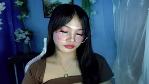 Ella online show from December 23, 2:18 am