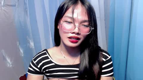 Ella online show from December 5, 2:44 am