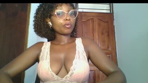 Ella online show from March 10, 5:11 am