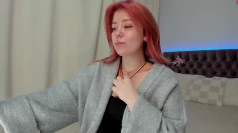 Snapshot of ella_mayers chatting on October 4, 12:36 pm Ella Mayers online show from October 4, 12:36 pm