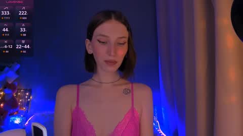 ellaamber online show from March 12, 3:02 am