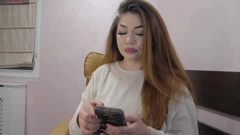 Ella online show from March 29, 3:41 am