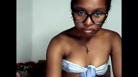 ellah245 online show from March 24, 9:43 pm