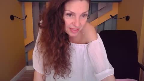 EllaLongs online show from May 31, 11:42 am