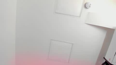 Ella online show from November 28, 1:51 pm