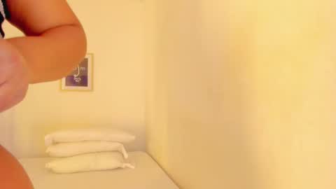 Ella online show from December 20, 12:12 pm