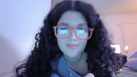 elliegurl online show from December 5, 8:27 am