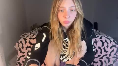 ellie online show from October 17, 2:48 am