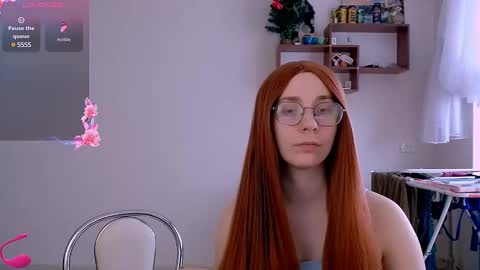 Snapshot of ellies_8 chatting on February 26, 9:01 am Ellie online show from February 26, 9:01 am