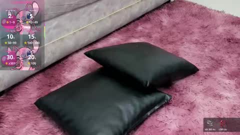 Snapshot of elliot_stone chatting on October 30, 3:51 am Elliot Stone online show from October 30, 3:51 am