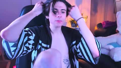 ellis_rin online show from October 26, 8:30 pm