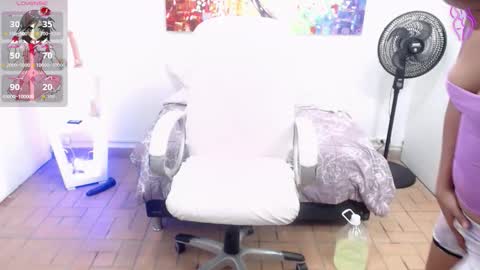 Elly online show from November 27, 7:10 pm