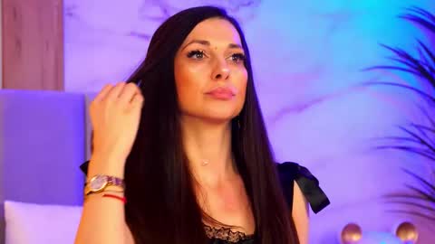 Elly online show from December 21, 9:10 pm