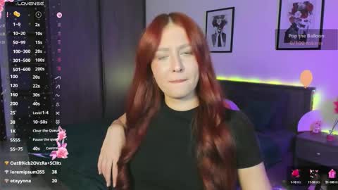 Snapshot of ellypeach chatting on October 6, 8:43 am EllyPeach online show from October 6, 8:43 am