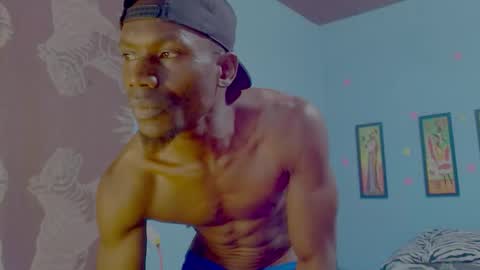 elmiltonnjakee online show from February 4, 6:50 am