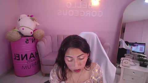 Elody  online show from September 16, 12:40 pm