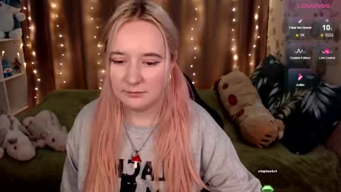 Snapshot of elovinora chatting on January 3, 12:54 am Ela give me a thumbs up if you like it  and this is important for the development of the account online show from January 3, 12:54 am