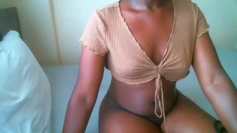 Elphaba online show from December 18, 10:43 am