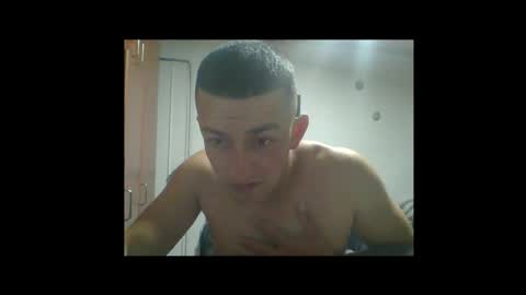 elrolillo11 online show from April 9, 4:27 am