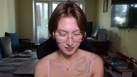 elsaangel online show from August 7, 6:00 am