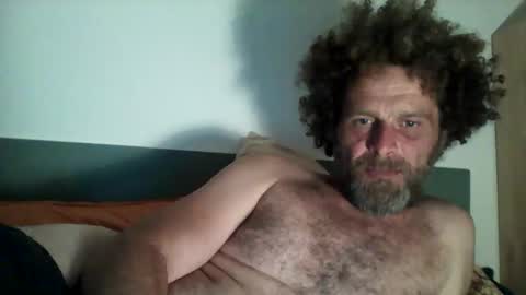 elyjahoye online show from April 15, 9:15 pm