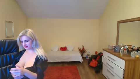 elysia3333 online show from October 21, 12:38 am